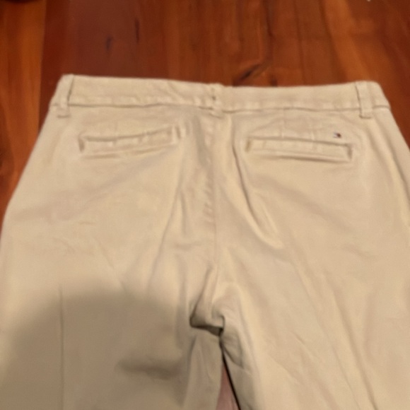 Cute stretchy khaki pants with elastic waist. Sits at belly button line. - Picture 4 of 4